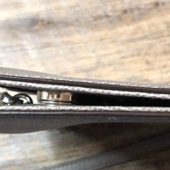 Michael Kors Large Grey Clutch with Short Shoulder Strap magnetic closure EUC - Picture 7 of 9